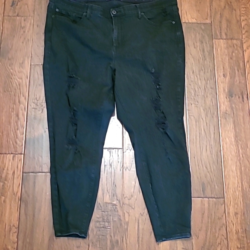 Torrid women's black Distressed Sky High Skinny jeans size 24